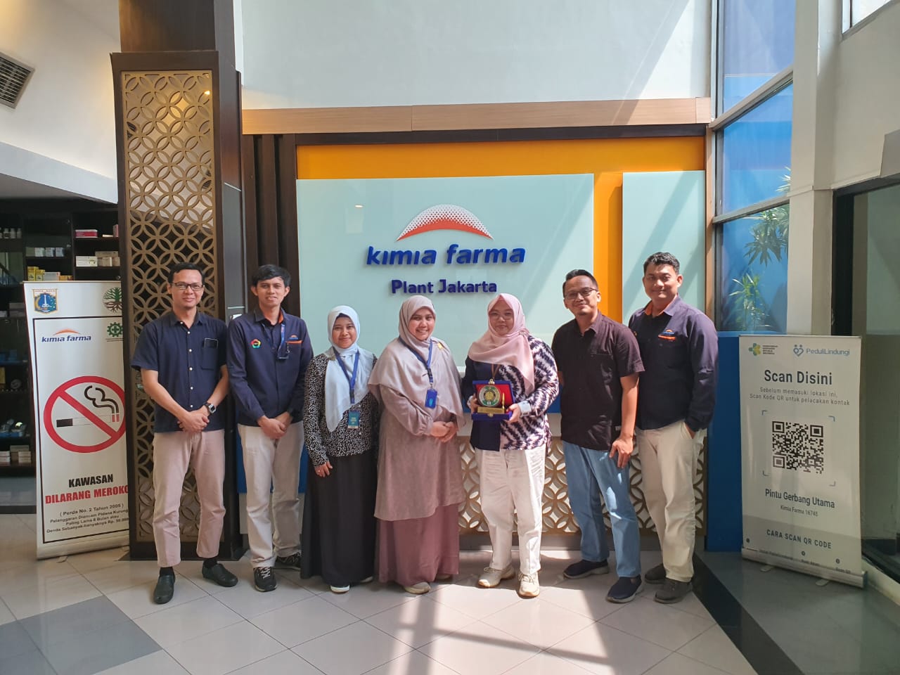 FAKULTAS FARMASI USU KUNJUNGAN KE KIMIA FARMA PLANT JAKARTA